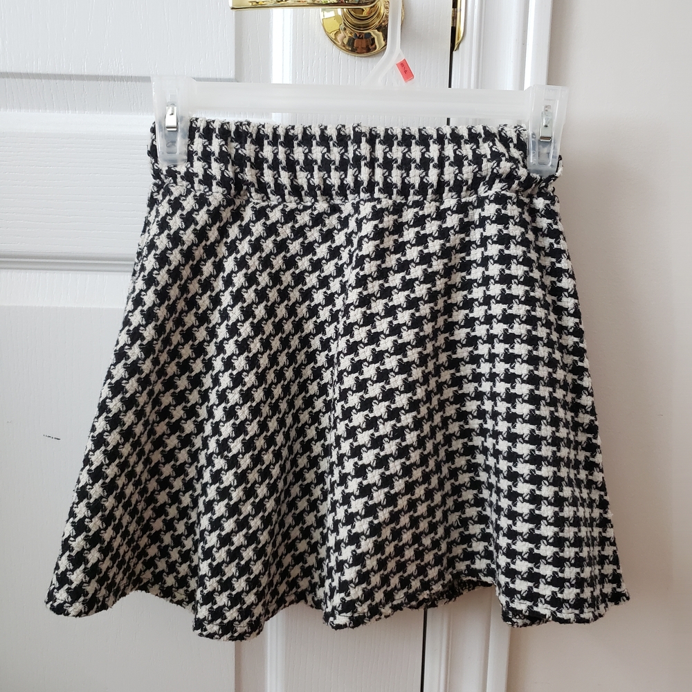 Classic Black and White Houndstooth Skirt